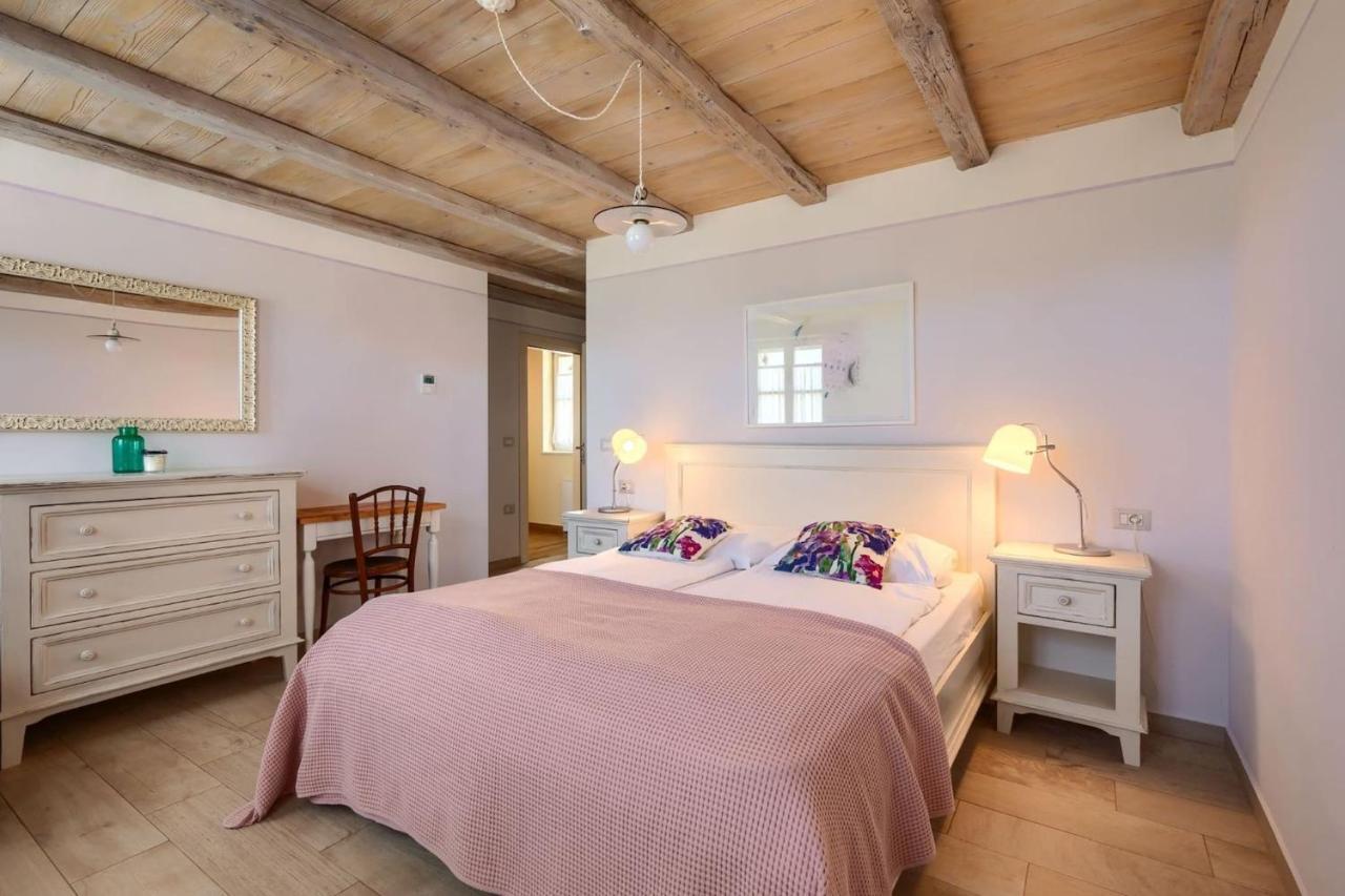 Family Villa Elizabeta With Pool In Umag Cepljani Экстерьер фото